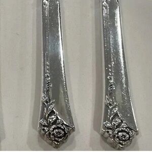 Damask Rose Oneida 1946 Elegant Sterling Silver Dining Knives Set of 2